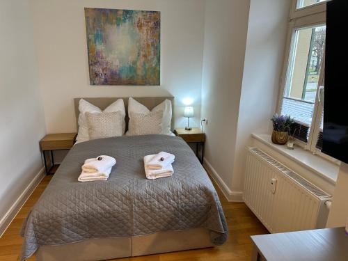 Ludwigsburg Appartement | bella casa - Business&Family, 100m zum Konzerteingang Schloß, Parkplatz, SmartTV, Netflix, Waschmaschine, 24h Checkin, 36qm, AP 12