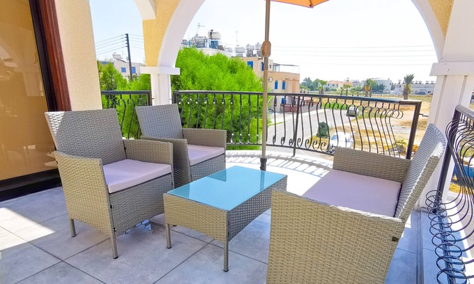 Livadia Appartement | Bella Ciao Beach Apartment - 4, 5 (1bdr)