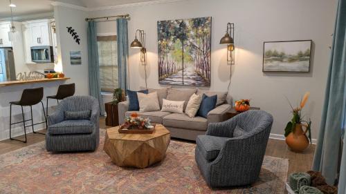 Thomasville Maison | Bella's Charming Cottage