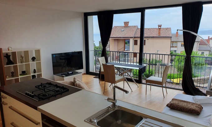 Koper Appartement | Bella Vista Lux Apartment with private Terrace and Sea-view