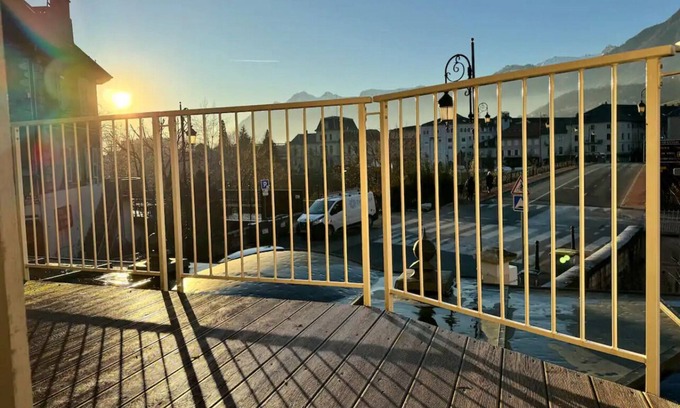 Albertville Appartement | Belle étoile - Private garage and terrace
