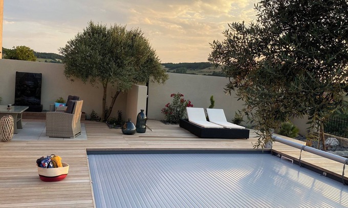 Geyssans Maison | Belle Bâtisse Avec vue Panoramique et Piscine Chauffée