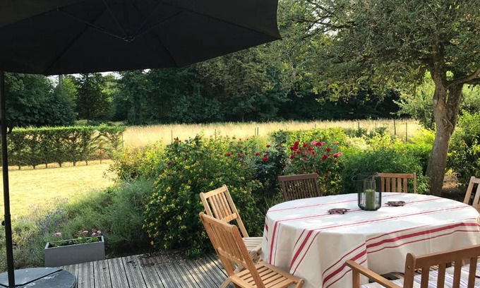 Ardentes Maison | Belle Dépendance du Château le Parc avec sa piscine