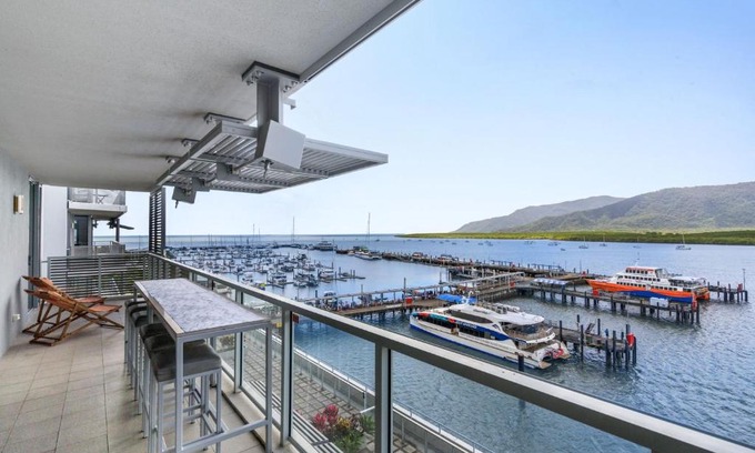 Cairns Central Business District Appartement | Belle Escapes 24 Harbour Lights Water View Apartment