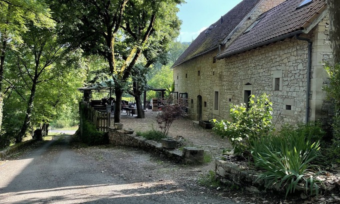Camboulit Maison | Belle longère proche du Célé, calme et fraicheur. Amis et famille (8 à 12 pers)