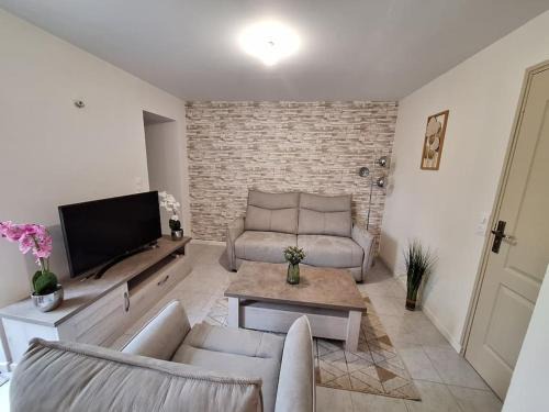 Saint-Jean-d'Angely Maison | Belle maison au bord du plan d'eau