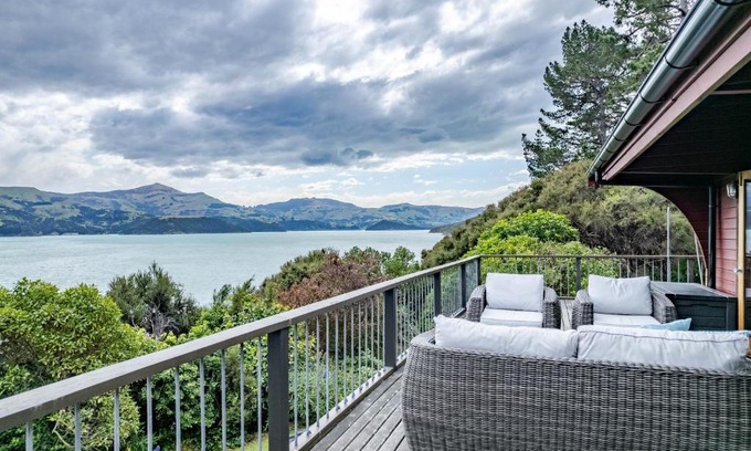 Akaroa Maison | Belle Vue Haven - Akaroa Holiday Home