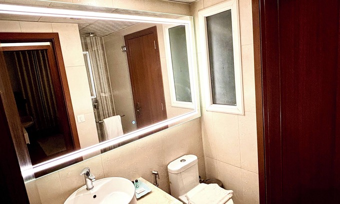 Gurugram Appartement | Belle Vue the cozy 1-bedroom flat is an ideal hideaway for solo travelers.