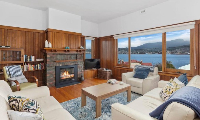 Bellerive Maison | Bellerive Bluff Magic - A Tranquil Panoramic Escape