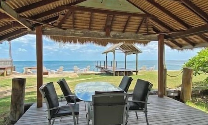Amity Point Cabine | Belles on Ballow - Wombat Lodge