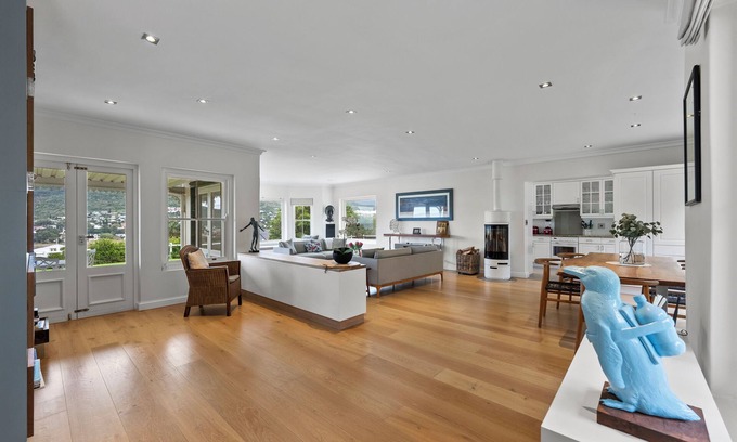 Scott Estate Maison | Bellevue on Champagne w/Pool, Sea & Mountain View