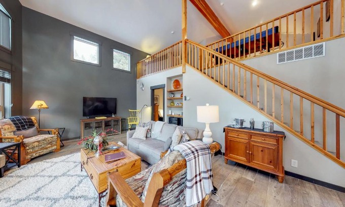 McCall Maison | Bellflower Pines