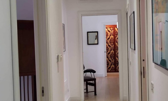 Borgo-Sanzio Appartement | Bellissimo appartamento al centro città vino alla metro.