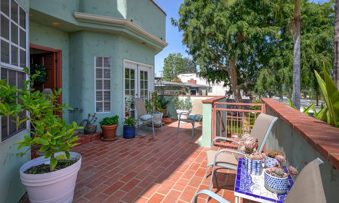 Belmont Heights Maison | Belmont Heights Townhome with Patio, Grill, WiFi, Central AC - Next to Lagoon