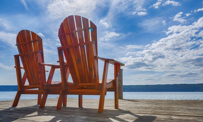 Valois Maison | Ci-dessous la vigne: "Idéal Lakeside Retreat"