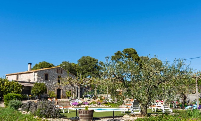 Castellvi de la Marca Villa | Luxueuse demeure en Catalogne avec jardin et vue panoramique