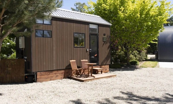 Ettrick Maison | Benger Garden 1 by Tiny Away