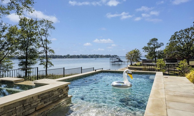 Caney City Maison | Benjamin Manor in Cedar Creek Lake