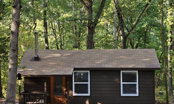 Lebanon Cabine | Bennettscape Tiny Cabin by beautiful Bennett Spring State Park Lebanon Missouri