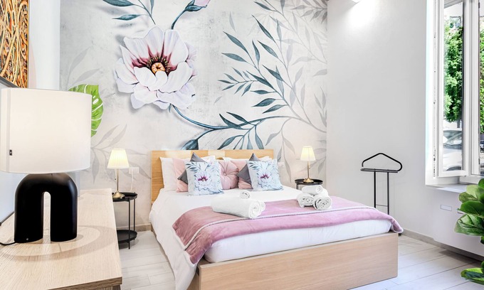 Cagliari Appartement | Benny's rose house. 2 minutes walk to pedestrian area. CIN IT092009C2000Q2584