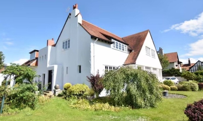 Troon Appartement | BentinckHouse - sleeps 10 guests in 3 bedrooms