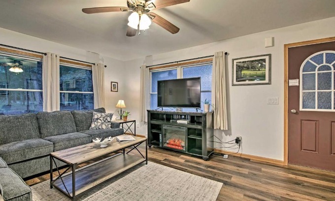 Benton Maison | Benton Cottage about 1 Mi to Ricketts Glen Trails