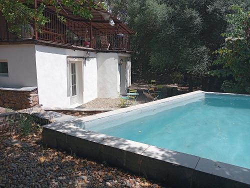 Oletta Maison | Berbi Rosse