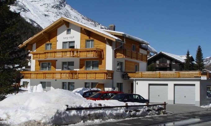 Saas Grund Appartement | Berg-Idyll by Interhome