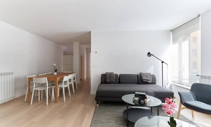 Segundo Ensanche Appartement | Bergamín by Clabao