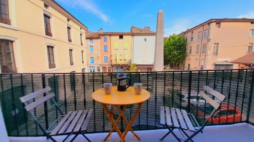 Villeneuve-de-Berg Appartement | Bergamote