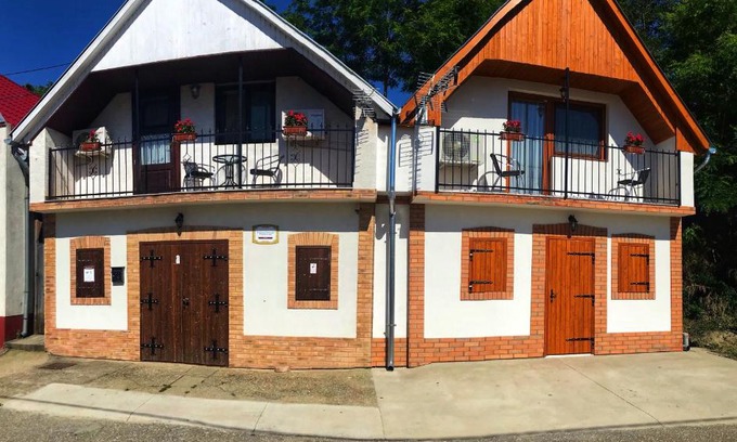 Csaszartoltes Maison | Berger Pince és vendégház