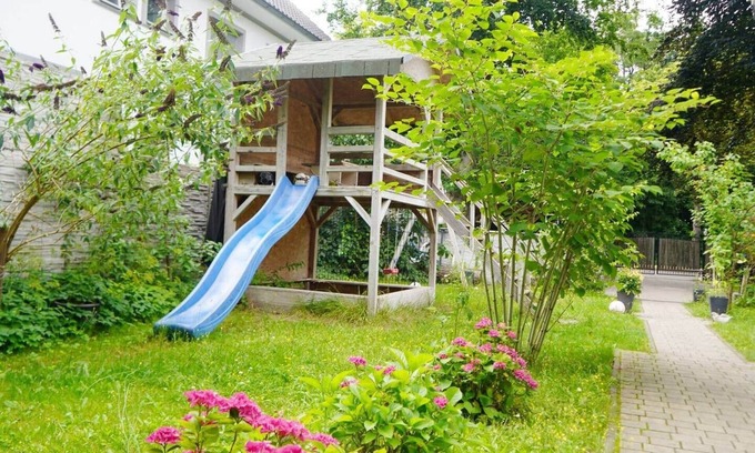 Teltow Maison | Berlin bound Family retreat