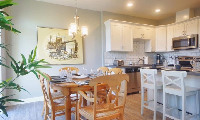 Parkland Maison | Best House in Parkland. 4br Sleeps 10. Brand New!