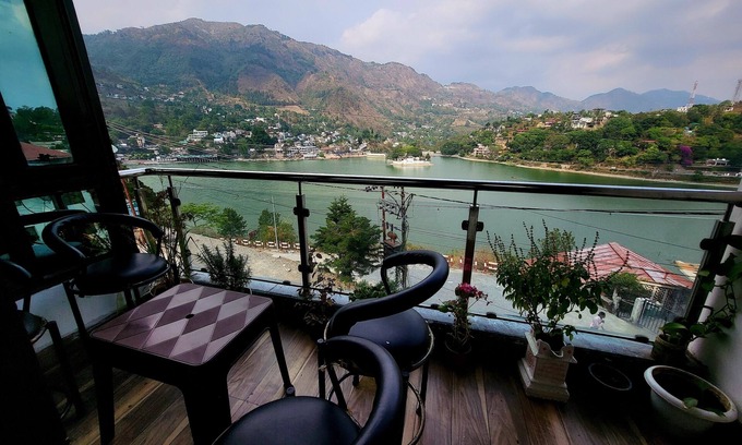 Bhimtal Maison | Best Lake View Stay in Bhimtal