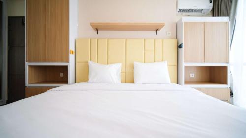 Surabaya Appartement | Best Location and Strategic 2BR at Praxis Apartment By Travelio