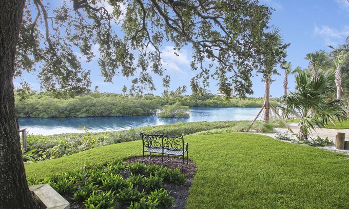 Inlet District Maison | BEST LOCATION IN JUPITER!!! On Intracoastal. Steps from Jupiter’s Love Steet.