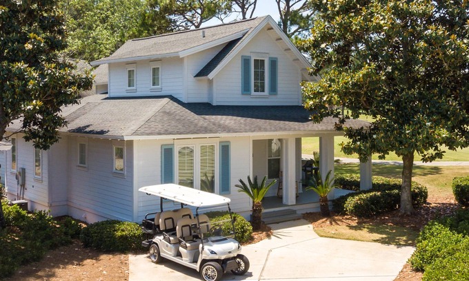 Laurel Grove Maison | Best Lot Laurel Grove; Porch w/Grill Lake &Golf Views New Golf Cart Pool Hot Tub