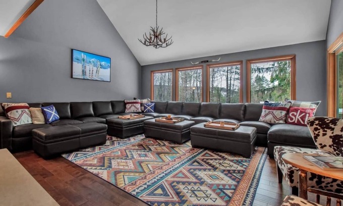 Ellicottville Chalet De Ski | Best of both worlds; chalet located on a private lot in the pines and only 1 miles from the village!