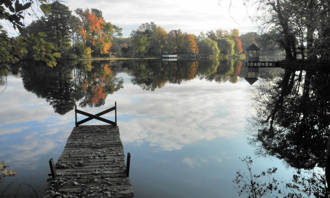 Red Mill Pond Maison | Le meilleur des deux mondes, au bord du lac avec des plages à proximité.