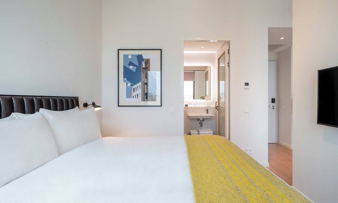 Zuidas Hôtel | Best Place to Stay in Amsterdam! Spacious Suite with Fully-equipped Kitchen!