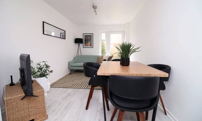 Cribbs Causeway Maison | Best place to stay in Bristol