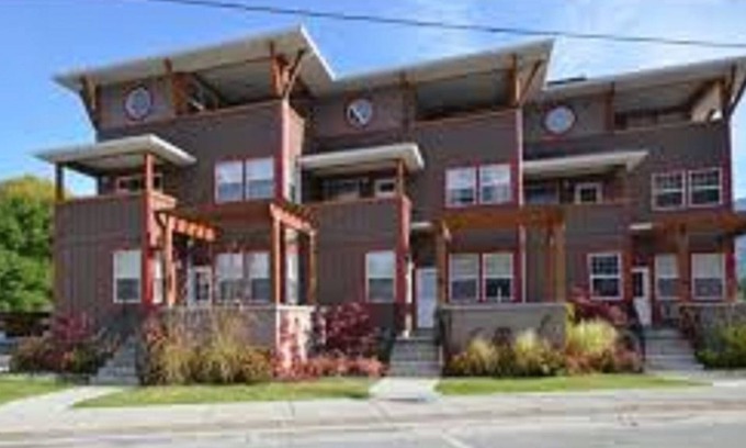 Sicamous Copropriété | Condo à louer avec garage chauffé à Sicamous