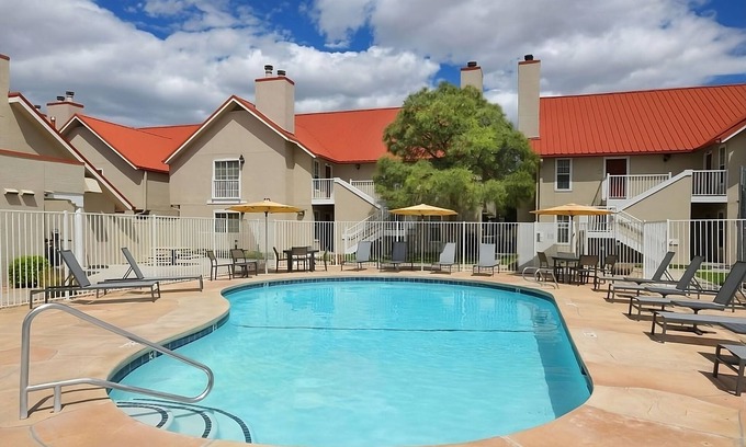 Northeast Heights Hôtel | Best Value, Quality Stay! Near Lafayette Park, Free Breakfast, Pet-Friendly!