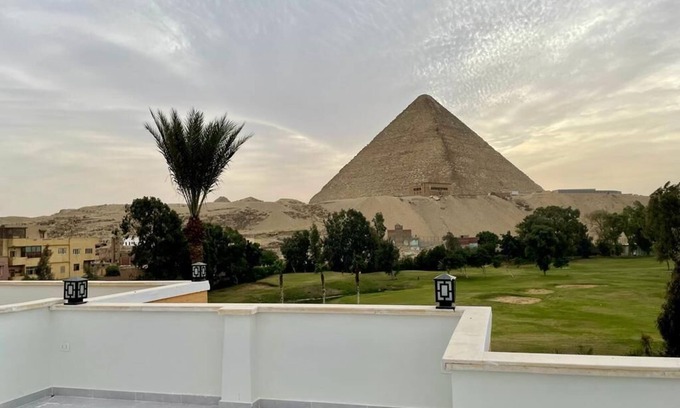 Giza Hôtel | Best view directly to the great pyramids and golf garden