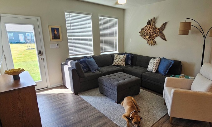 Millville Maison | Bethany entire town home in beach resort like community, community pool, families - DOG Friendly!
