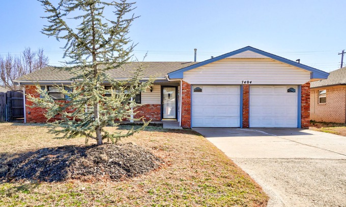 Central Oklahoma City Maison | Bethany Staycation Close to Lake