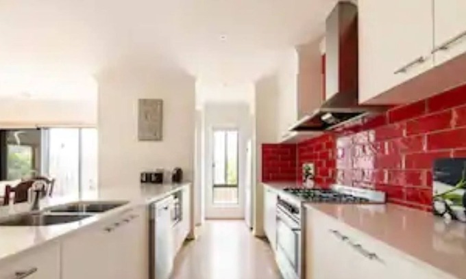 Melton South Maison | Bethel by the Park - Close to Tabcorp Park (Harness Racing)