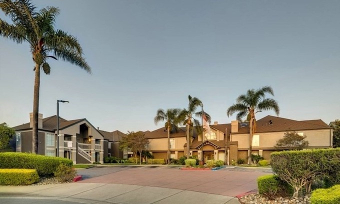Sunnyvale Hôtel | Better Choice for your Vacation! THREE Relaxing 2BR Suites, Swimming Pool!