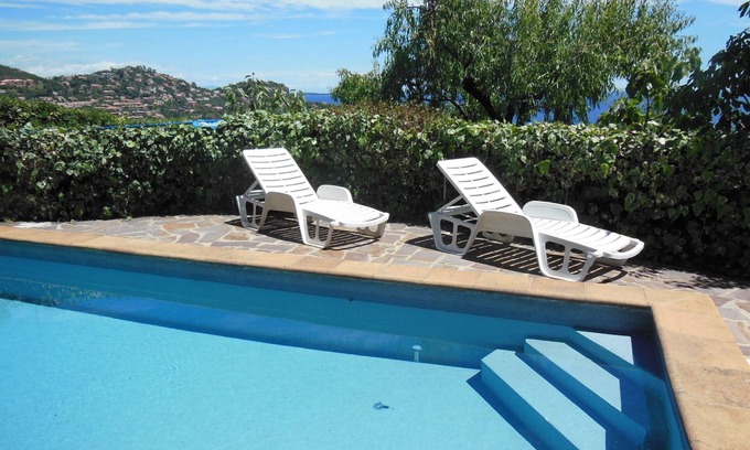 Espero-Pax Appartement | sa piscine privee dans villa vue mer pano. 300m des plages et crique
