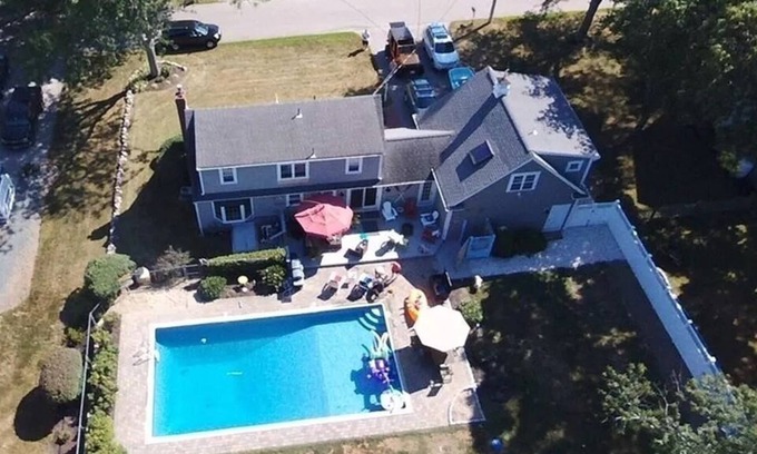 Greenbush Maison | "Between the Cliffs" Beach Getaway -